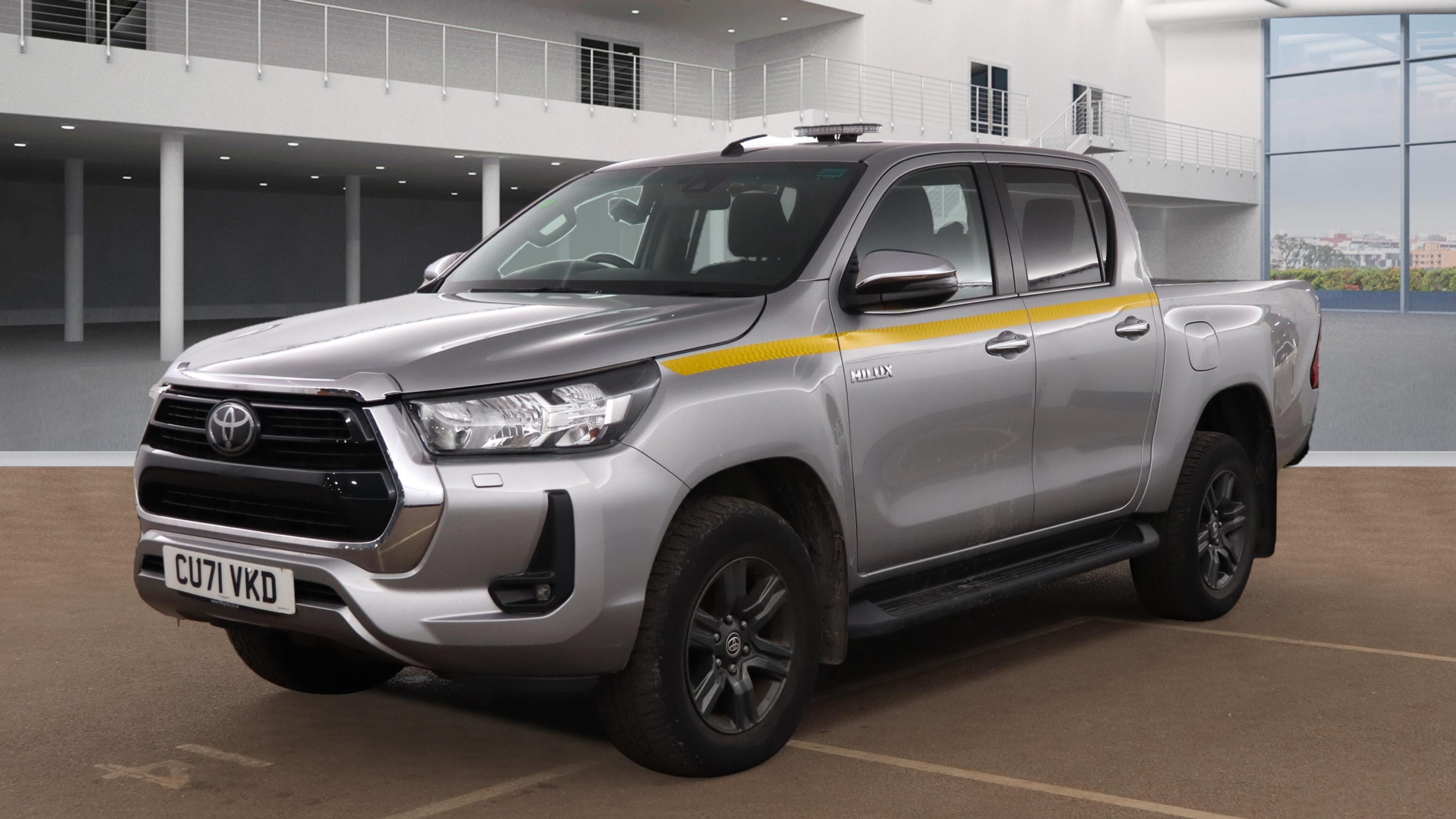 TOYOTA Hilux